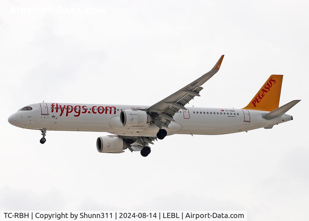 TC-RBH, 2021 Airbus A321-251NX C/N 10523, Landing rwy 24R