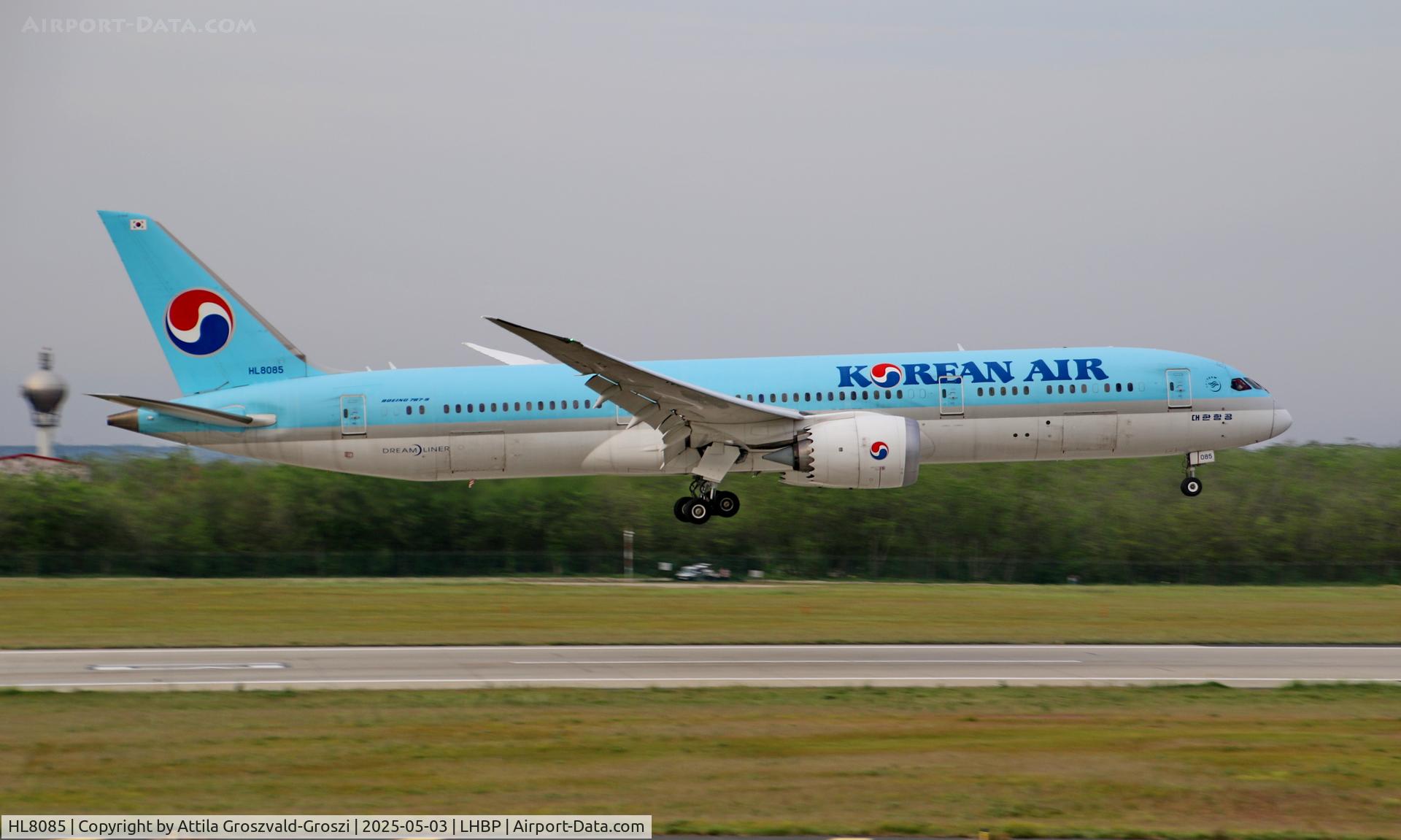 HL8085, 2017 Boeing 787-9 Dreamliner C/N 34814, LHBP - Budapest Liszt Ferenc International Airport, Budapest, Hungary