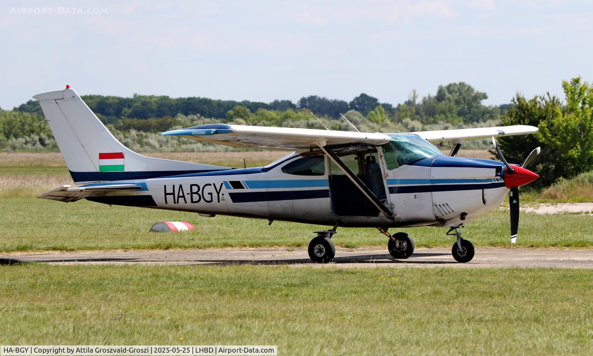 HA-BGY, 1979 Cessna 182Q Skylane C/N 18267308, LHBD - Börgönd Airport, Hungary
