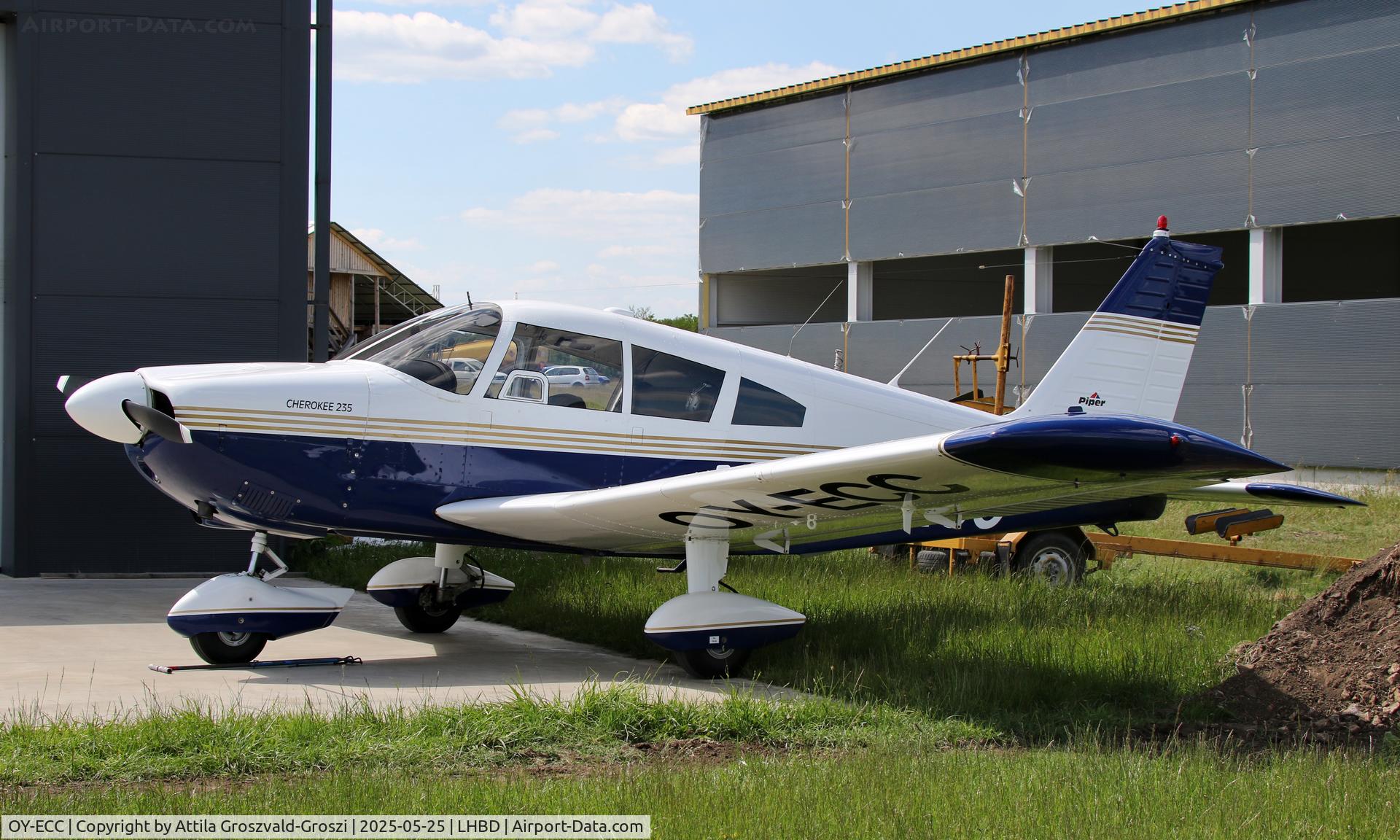 OY-ECC, 1964 Piper PA-28-235 Cherokee Pathfinder C/N 28-10435, LHBD - Börgönd Airport, Hungary