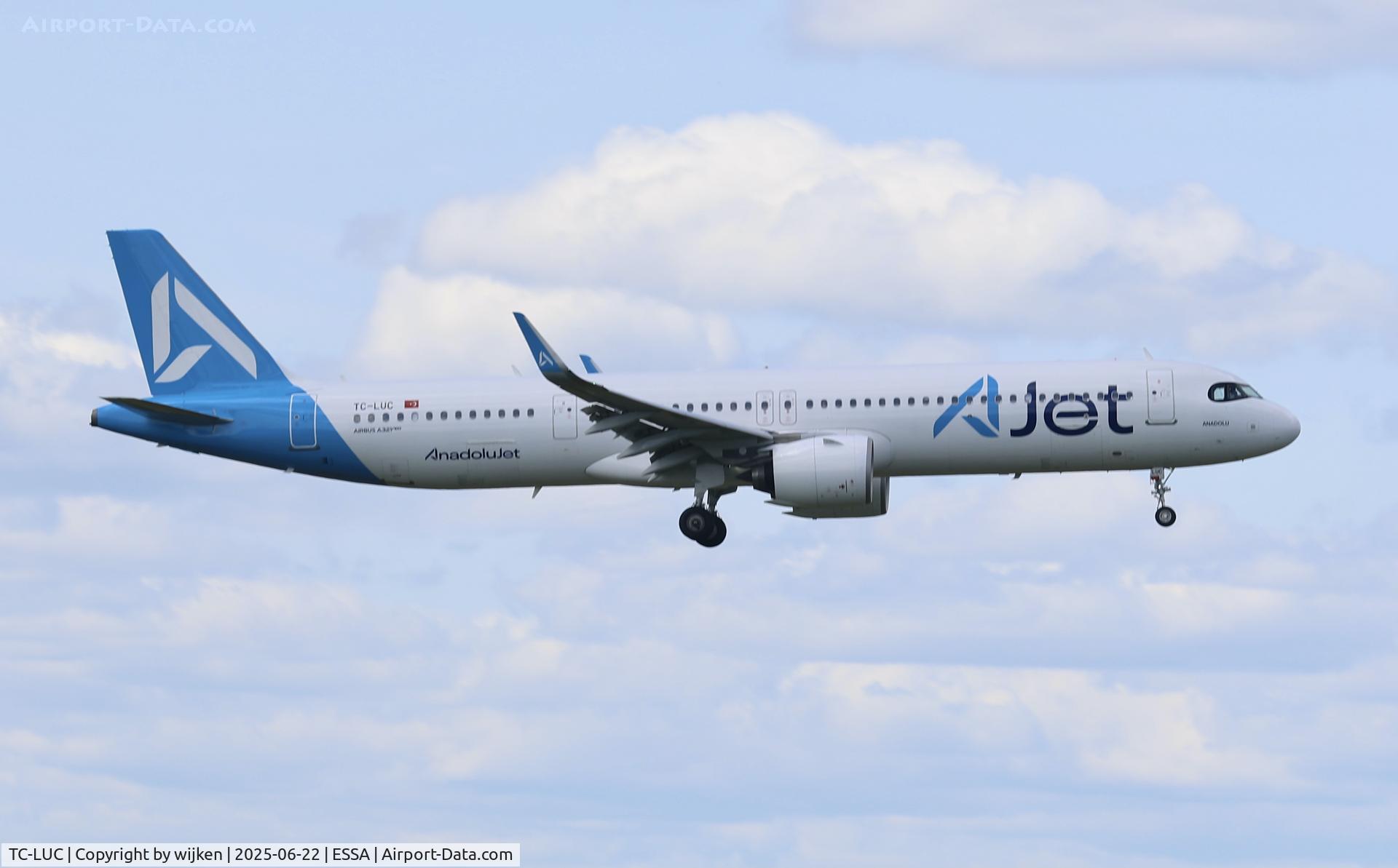 TC-LUC, 2022 Airbus A321-271NX C/N 10275, Rwy 01L