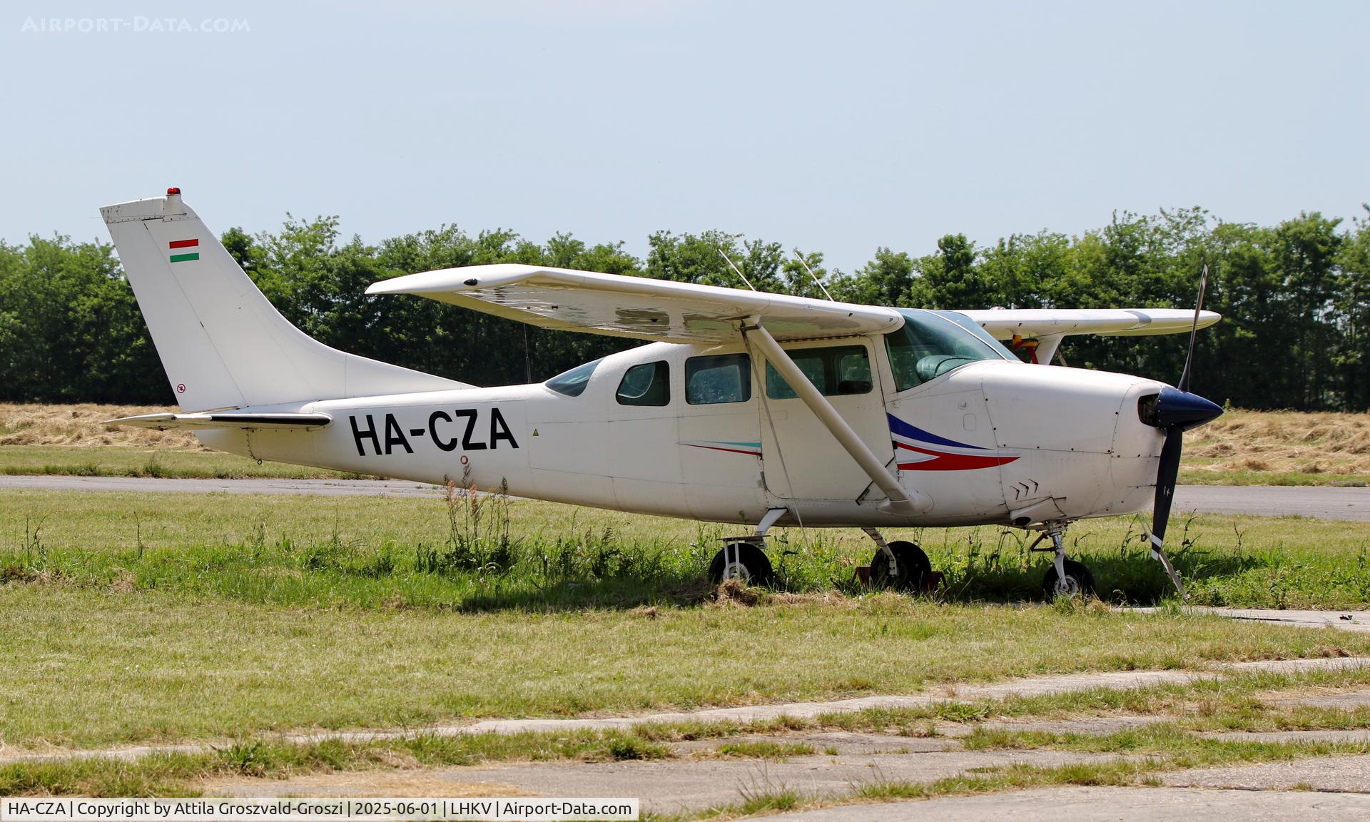 HA-CZA, 1964 Cessna 205A C/N 205-0556, LHKV - Kaposújlak Airport, Hungary