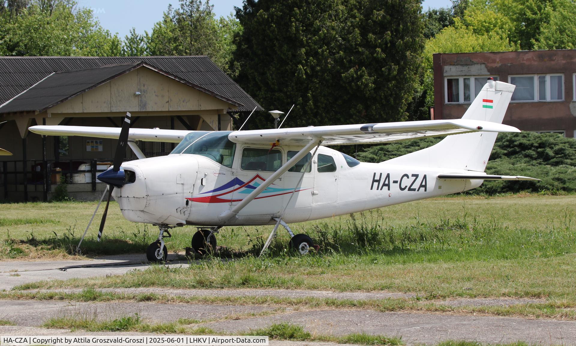 HA-CZA, 1964 Cessna 205A C/N 205-0556, LHKV - Kaposújlak Airport, Hungary