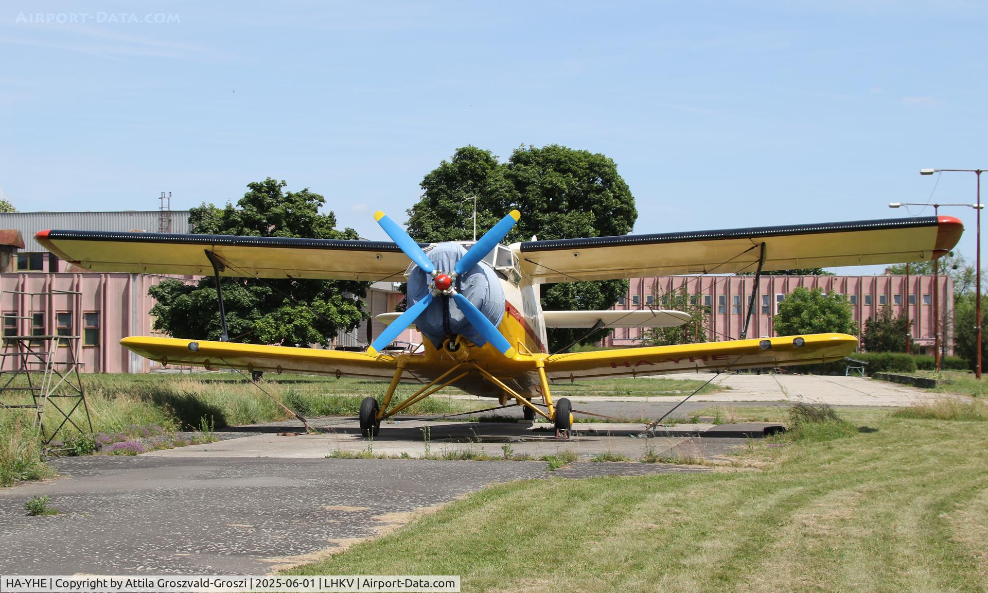 HA-YHE, 1979 Antonov An-2PF C/N 1G187-37, LHKV - Kaposújlak Airport, Hungary