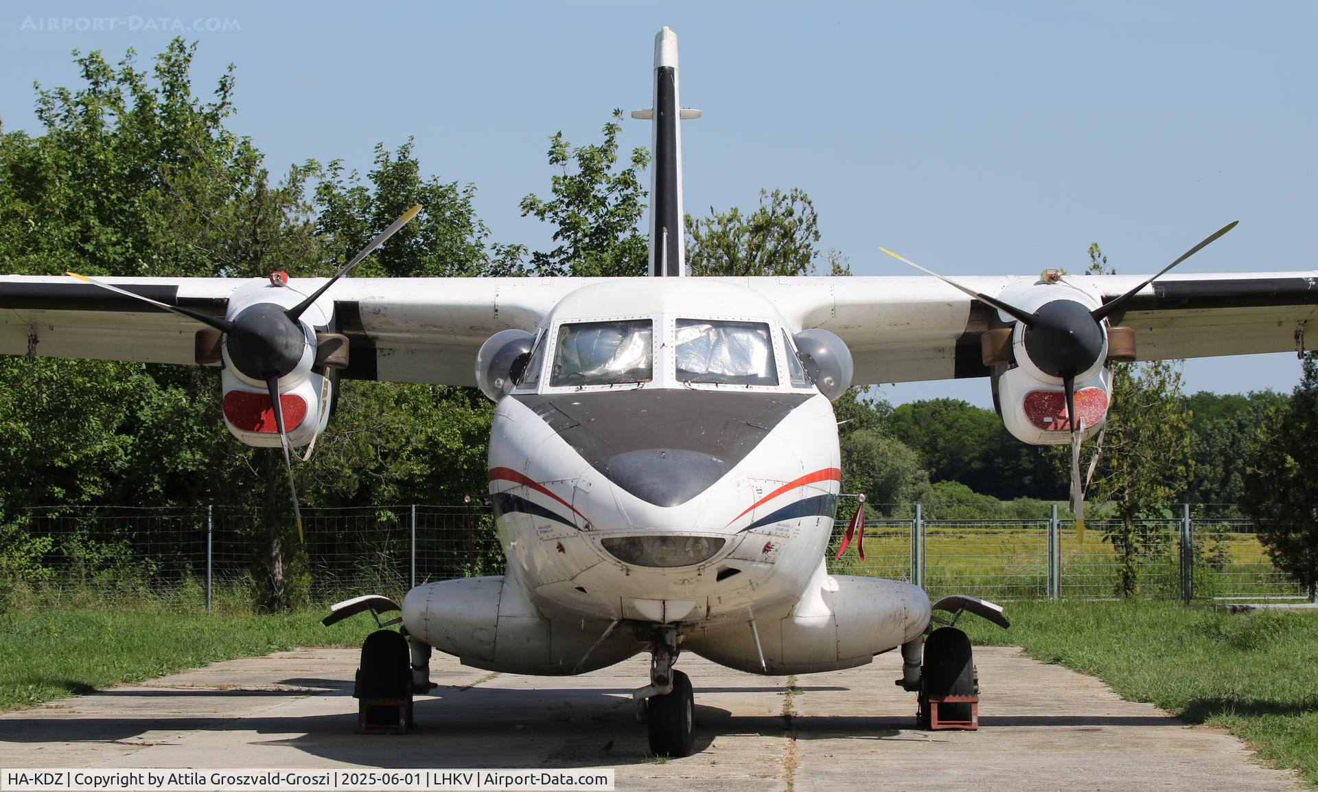 HA-KDZ, 1982 Let L-410UVP-T Turbolet C/N 820929, LHKV - Kaposújlak Airport, Hungary