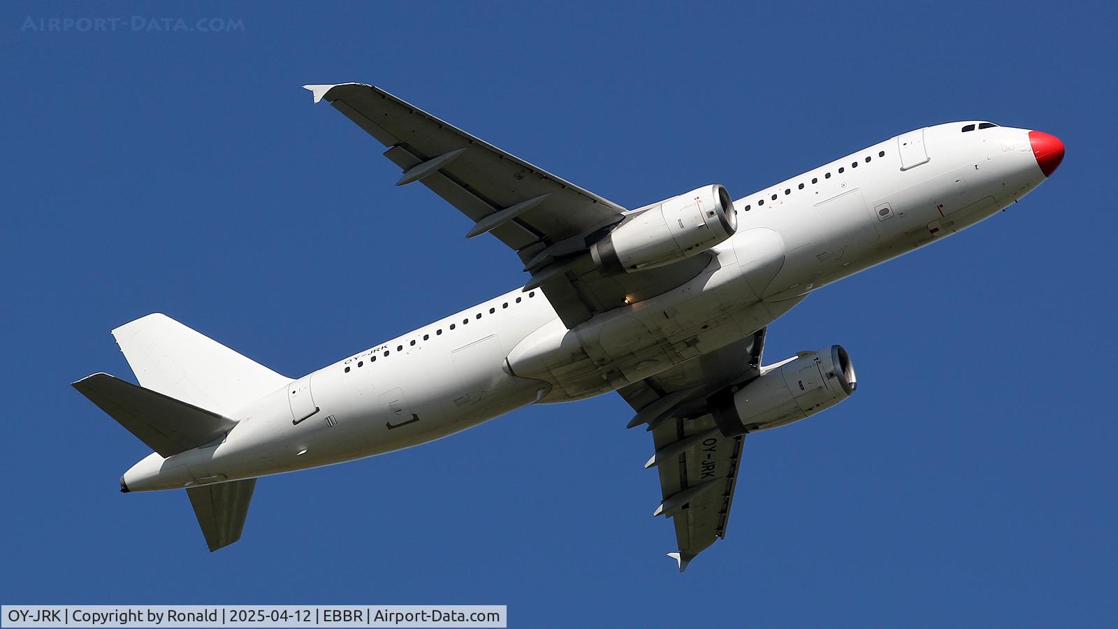 OY-JRK, 1993 Airbus A320-231 C/N 444, at ebbr