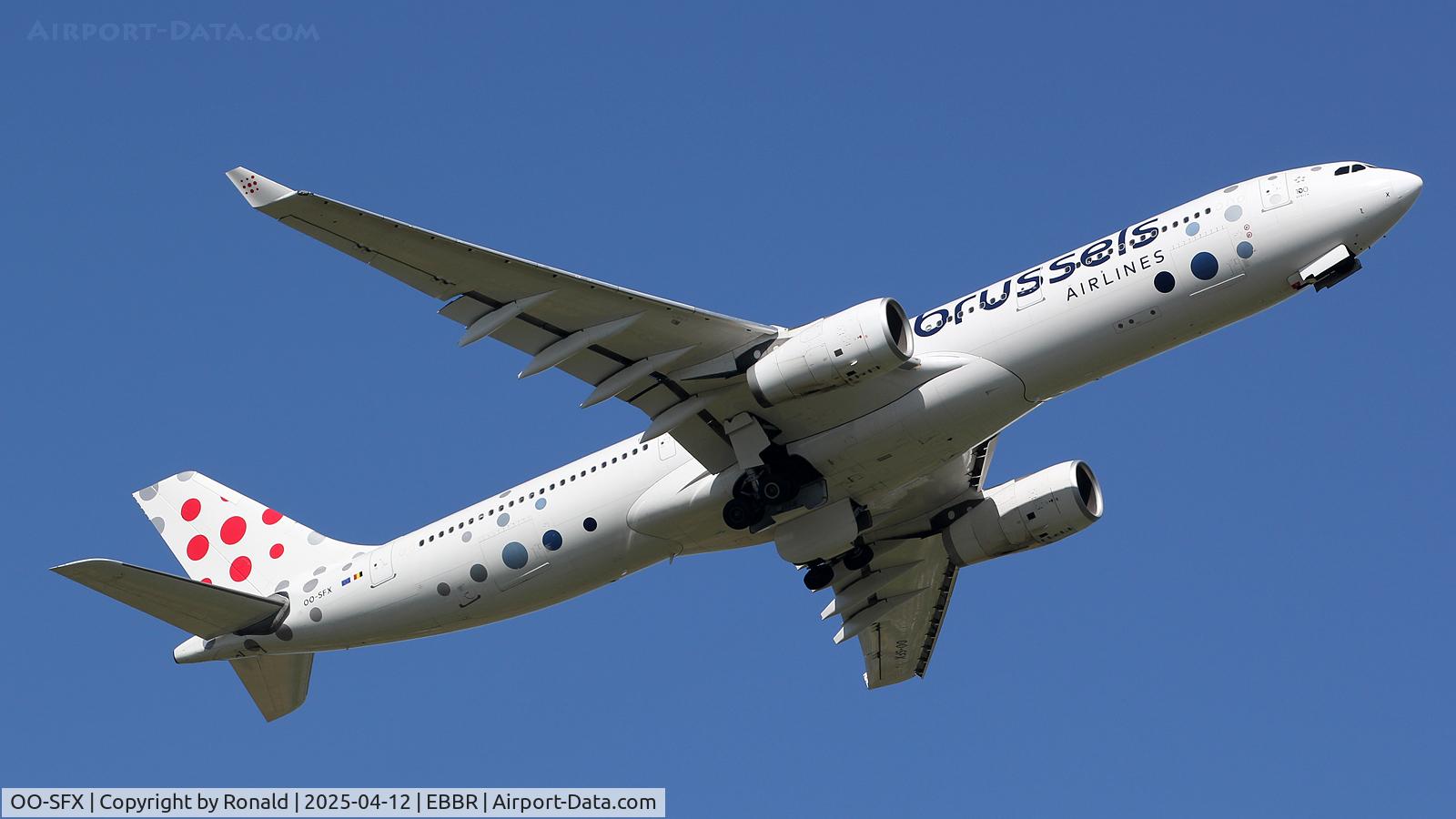 OO-SFX, 2010 Airbus A330-343X C/N 1085, at ebbr