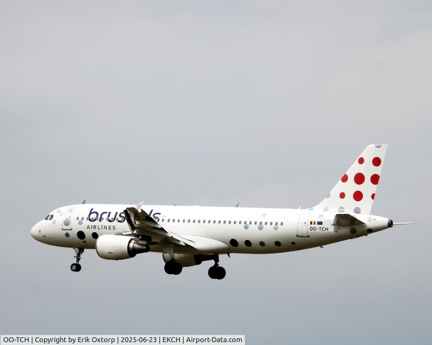OO-TCH, 2003 Airbus A320-214 C/N 1929, OO-TCH landing rw 22L