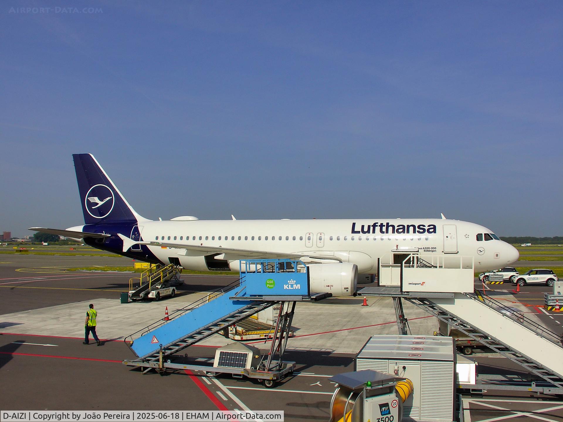 D-AIZI, 2010 Airbus A320-214 C/N 4398, Lufthansa A320 at AMS (EHAM)