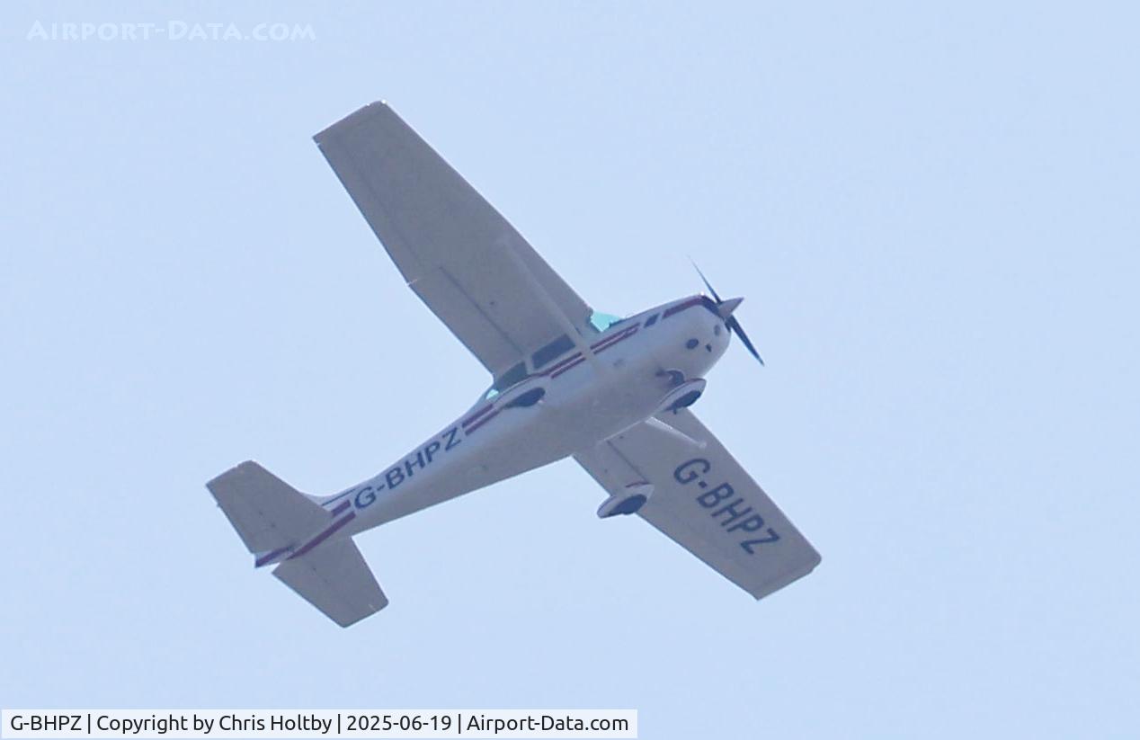 G-BHPZ, 1979 Cessna 172N Skyhawk C/N 172-72017, Over Worthing, W Sussex.