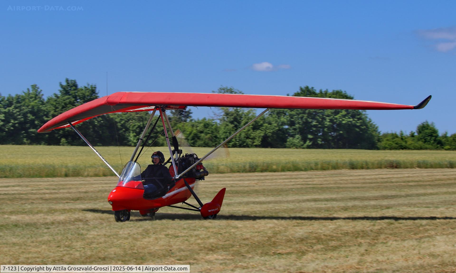 7-123, Halley Apollo/Jet Star, HU-0020 - Rétság Airport, Hungary - Ultralight Aircraft Meeting 2025