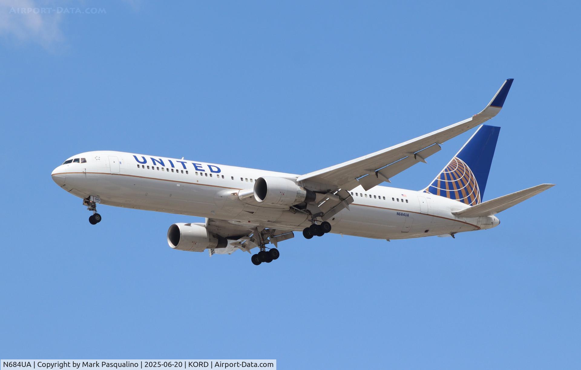 N684UA, 2002 Boeing 767-3CB/ER C/N 33466, Boeing 767-3CB/ER