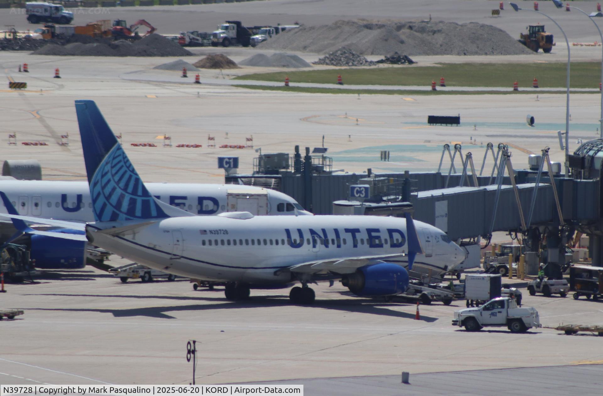 N39728, 1999 Boeing 737-724 C/N 28944, Boeing 737-724