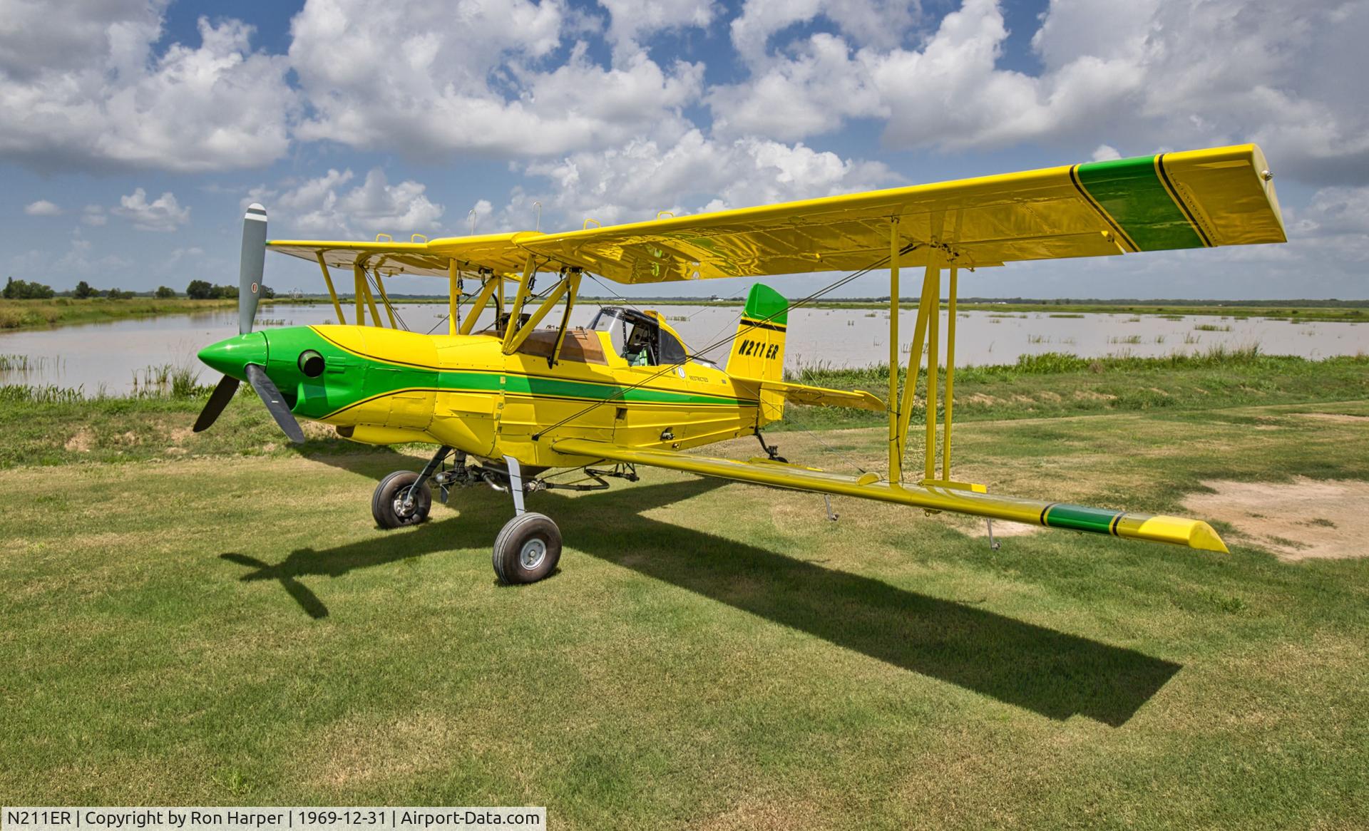 N211ER, 1977 Grumman-Schweizer G-164B Ag-Cat C/N 254B, N211ER shortly after new paint