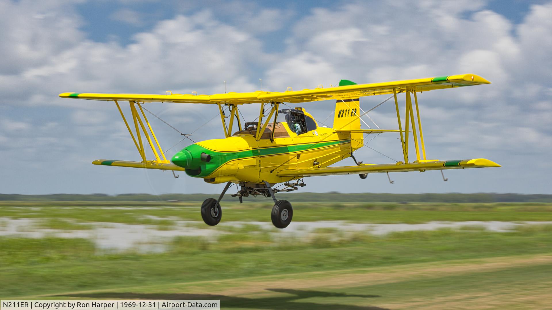 N211ER, 1977 Grumman-Schweizer G-164B Ag-Cat C/N 254B, N211ER shortly after new paint