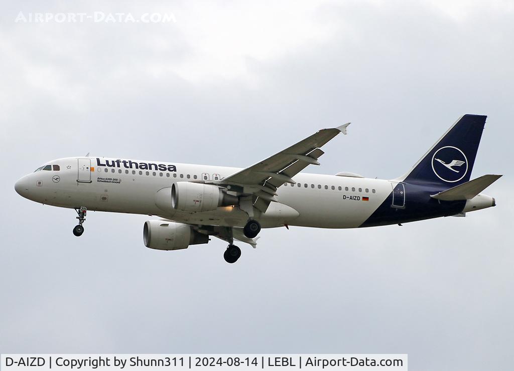 D-AIZD, 2010 Airbus A320-214 C/N 4191, Landing rwy 06L in new c/s