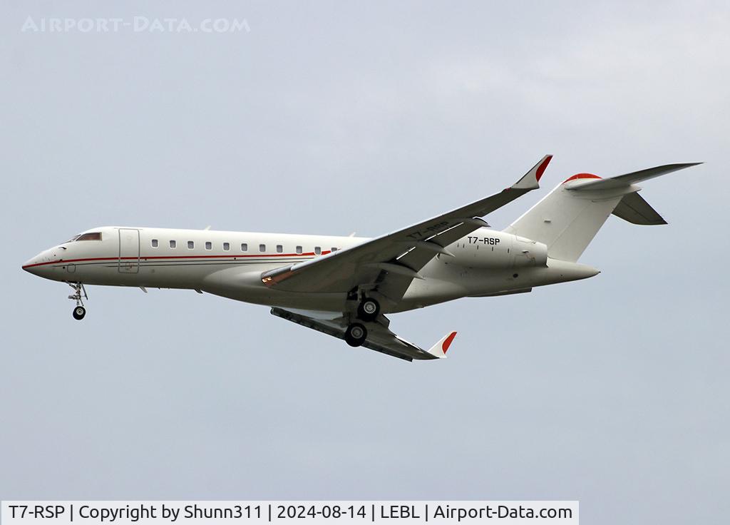 T7-RSP, 2016 Bombardier BD-700-1A10 Global 6000 C/N 9767, Landing rwy 06L