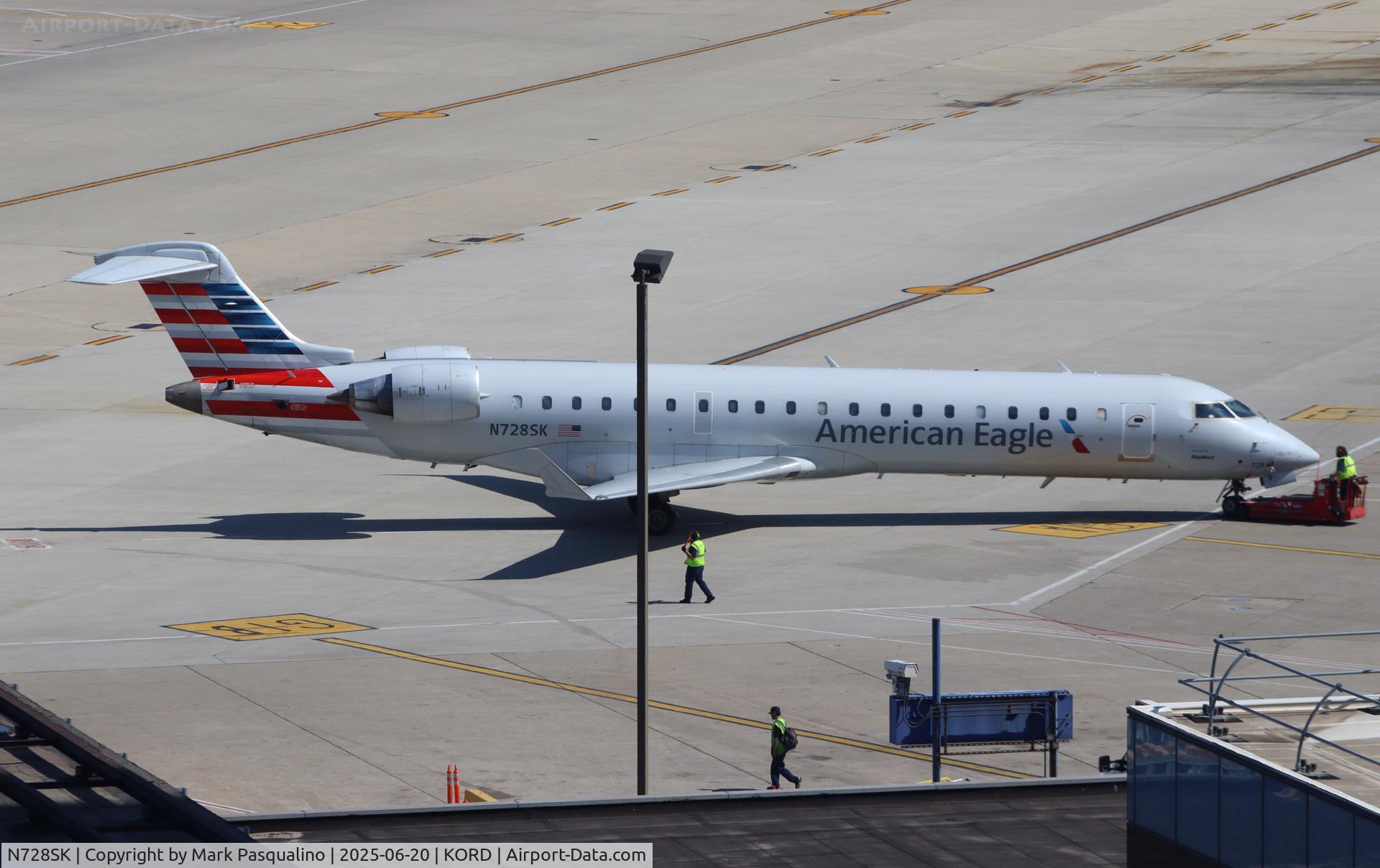 N728SK, 2005 Bombardier CRJ-701 (CL-600-2C10) Regional Jet C/N 10192, CL-600-2C10