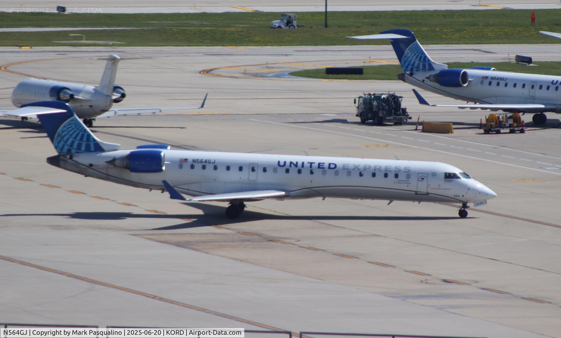 N564GJ, 2002 Bombardier CRJ-701 (CL-600-2C10) C/N 10022, CL-600-2C10