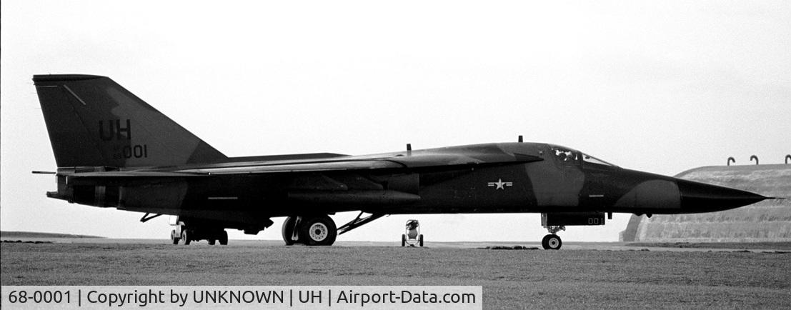 68-0001, 1968 General Dynamics F-111E Aardvark C/N A1-170, BLACK & WHITE PHOTO OF AF68-0001 AT UPPER HEYFORD
