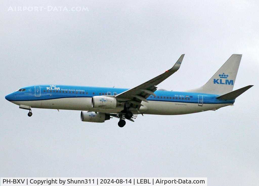 PH-BXV, 2007 Boeing 737-8K2 C/N 30370, Landing rwy 06L in new c/s