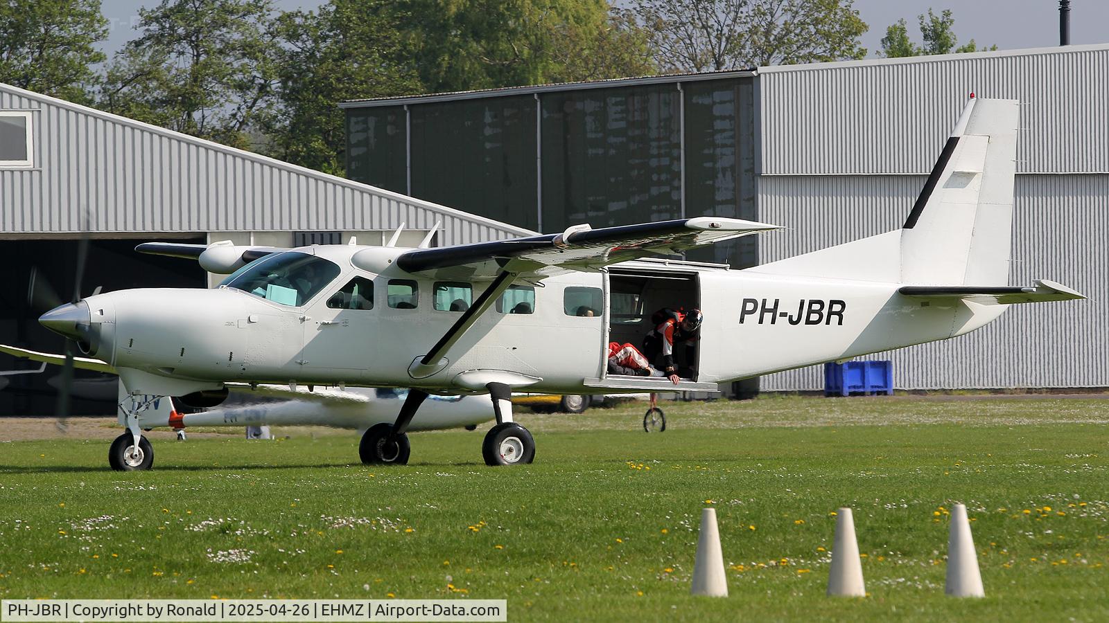 PH-JBR, 1999 Cessna 208B Grand Caravan C/N 208B0762, at ehmz