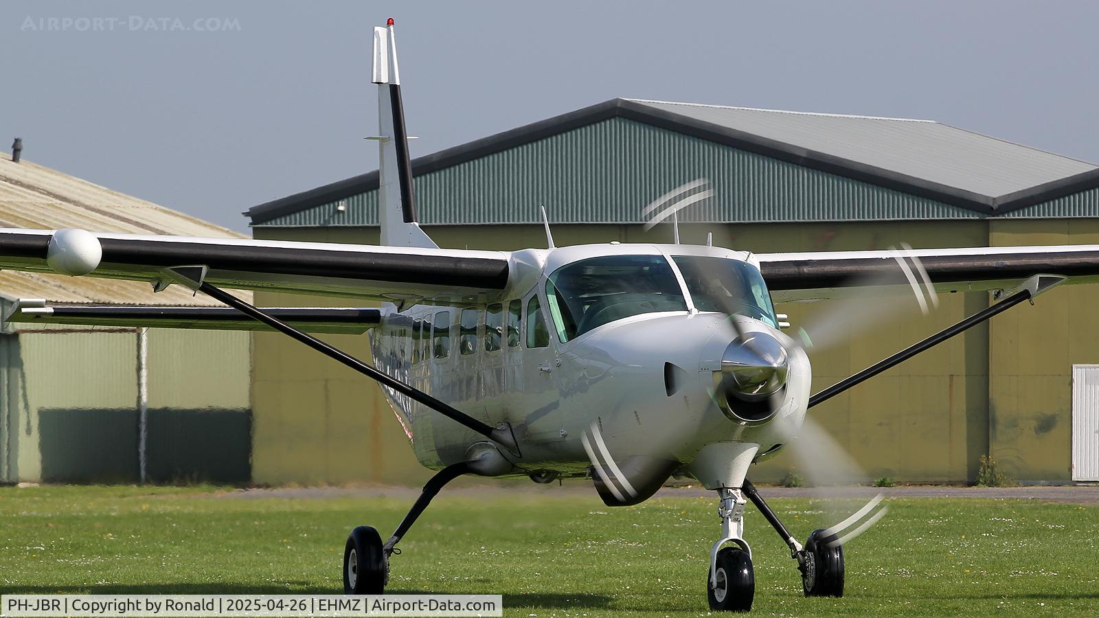PH-JBR, 1999 Cessna 208B Grand Caravan C/N 208B0762, at ehmz
