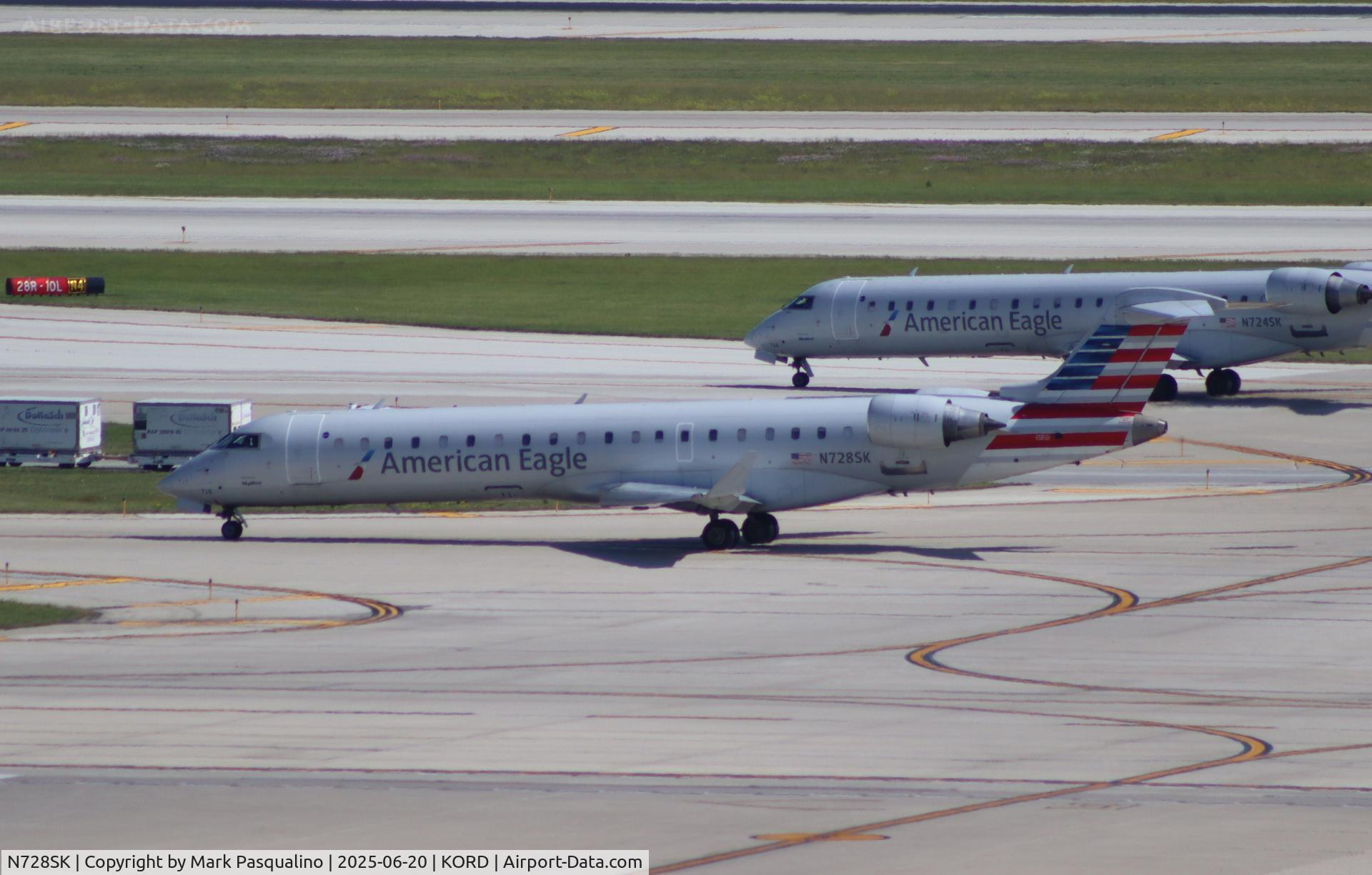 N728SK, 2005 Bombardier CRJ-701 (CL-600-2C10) Regional Jet C/N 10192, CL-600-2C10