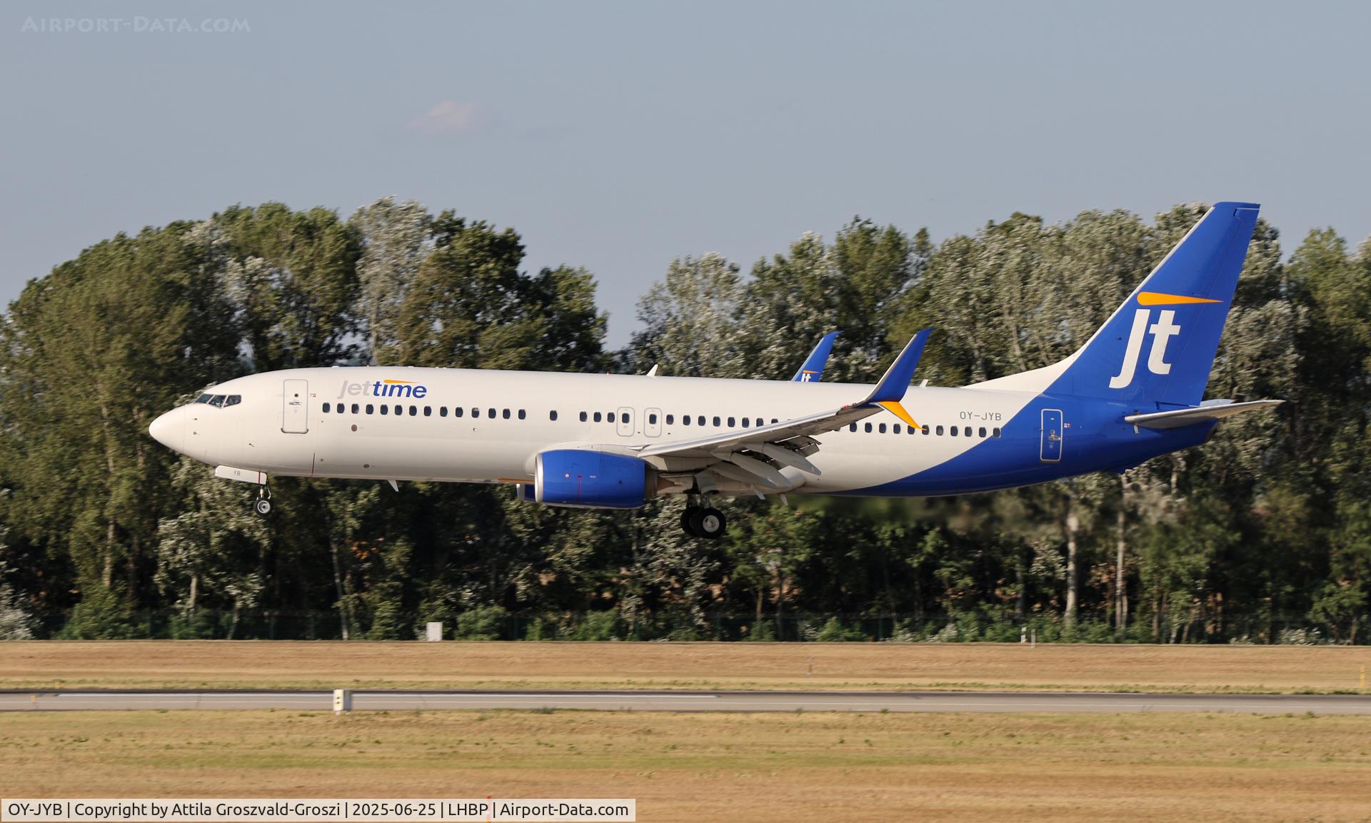 OY-JYB, 2012 Boeing 737-8KN C/N 40254, LHBP - Budapest Liszt Ferenc International Airport, Budapest, Hungary