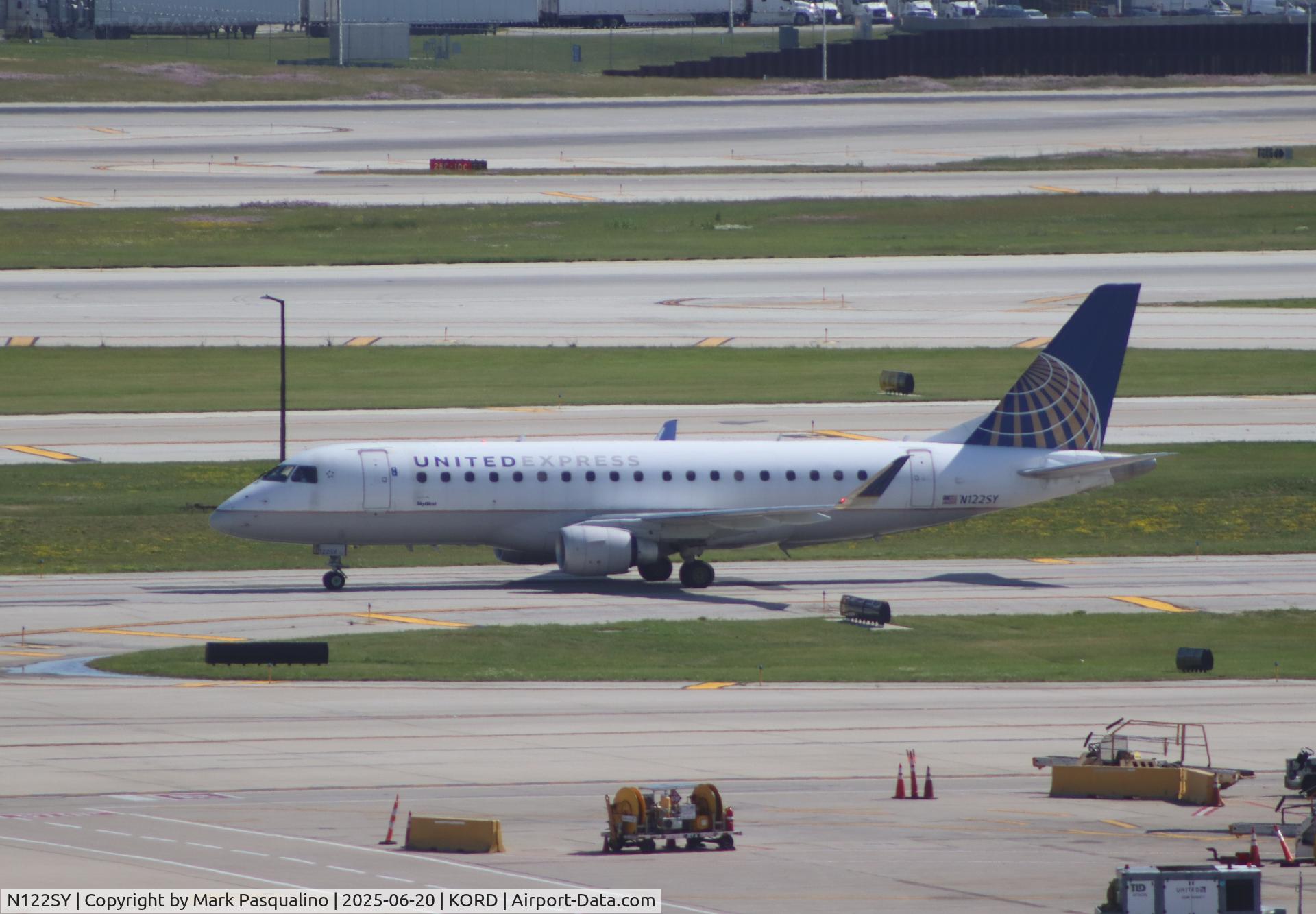 N122SY, 2014 Embraer 175LR (ERJ-170-200LR) C/N 17000431, ERJ-170-200LR