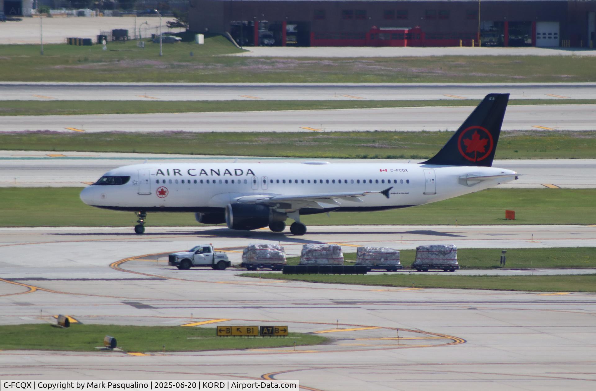 C-FCQX, Airbus A320-214 C/N ?, Airbus A320-214