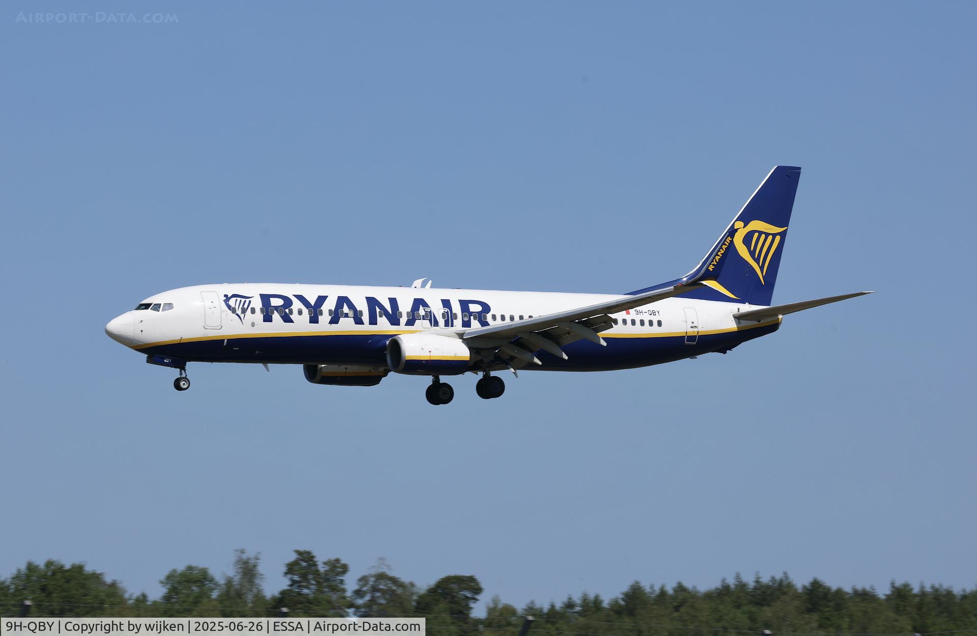 9H-QBY, 2016 Boeing 737-8AS C/N 44720, Rwy 26