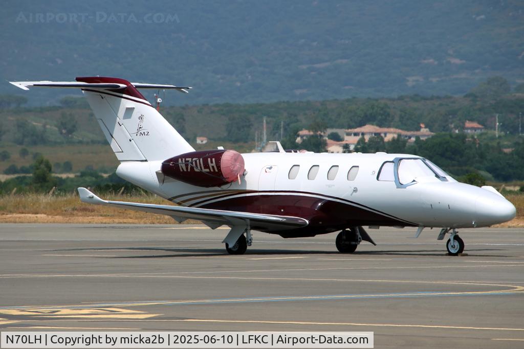 N70LH, , Parked