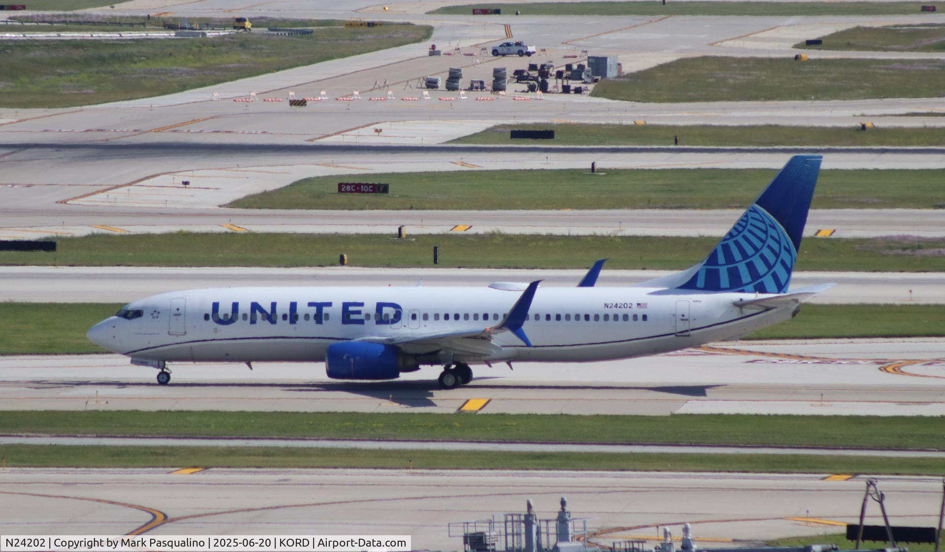 N24202, 2000 Boeing 737-824 C/N 30429, Boeing 737-824