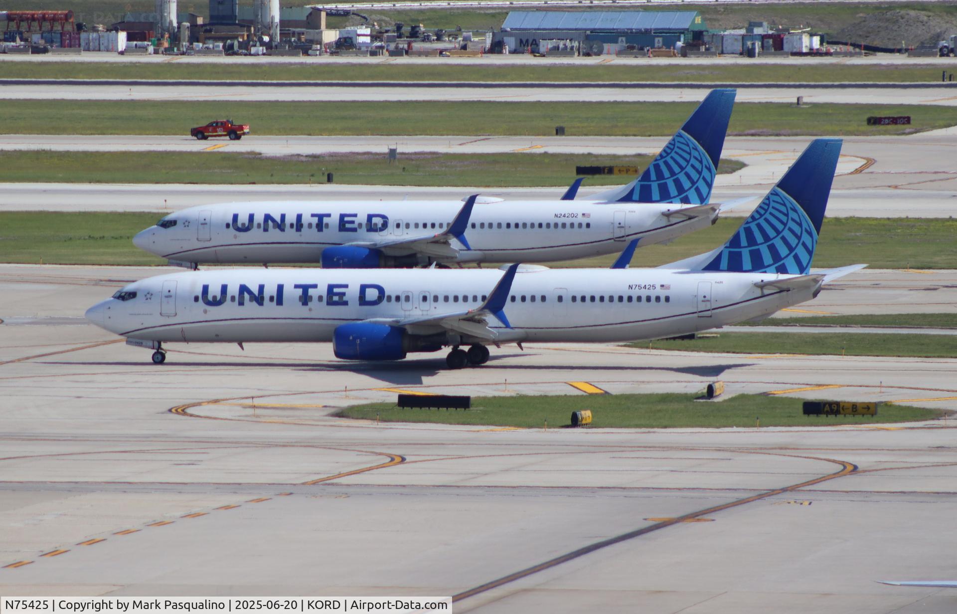 N75425, 2008 Boeing 737-924/ER C/N 33460, Boeing 737-924/ER