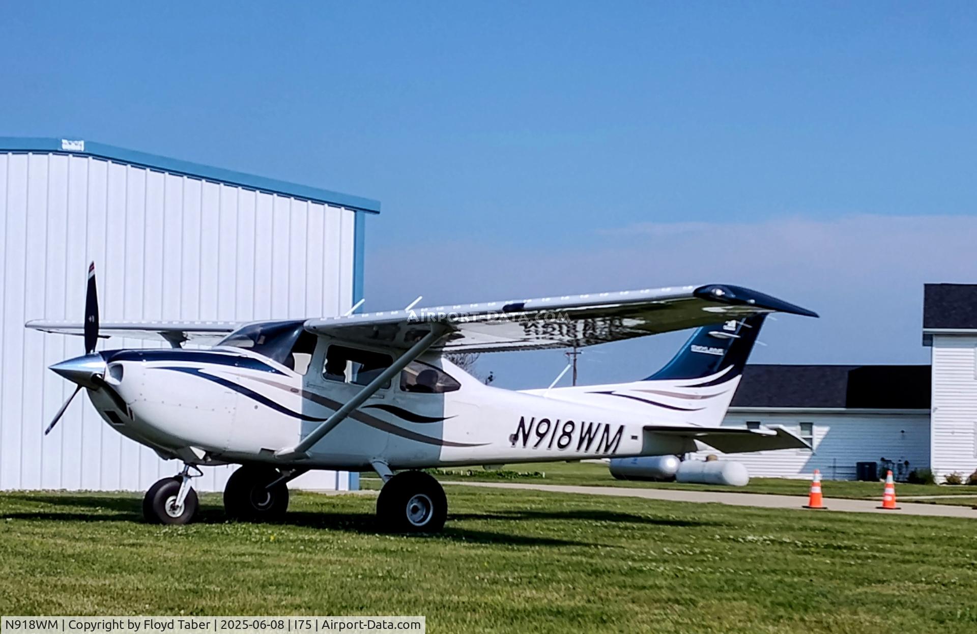 N918WM, 2008 Cessna 182 Skylane C/N 18282068, At the fly in