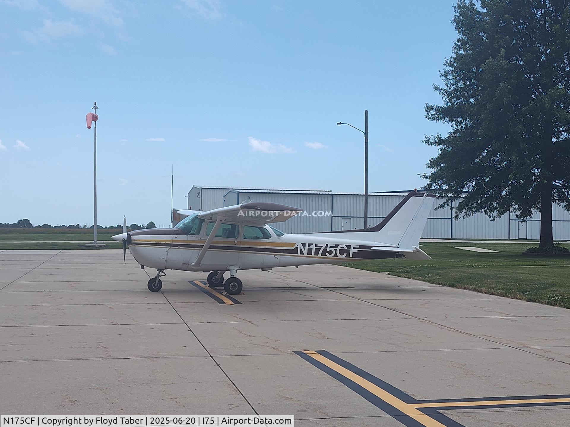 N175CF, 1975 Cessna 172M C/N 17265835, On the ramp