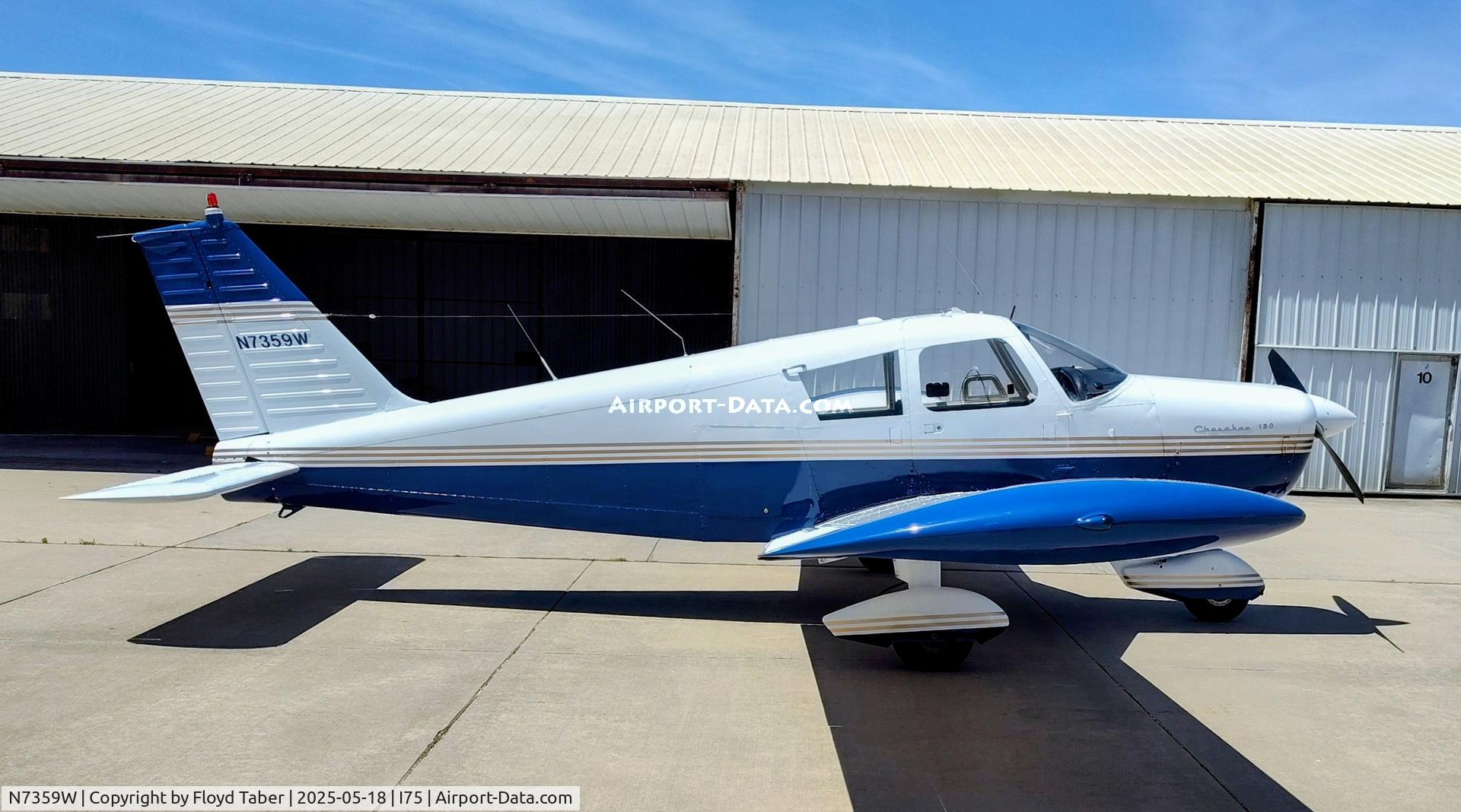 N7359W, 1963 Piper PA-28-180 C/N 28-1239, Going out for a flight