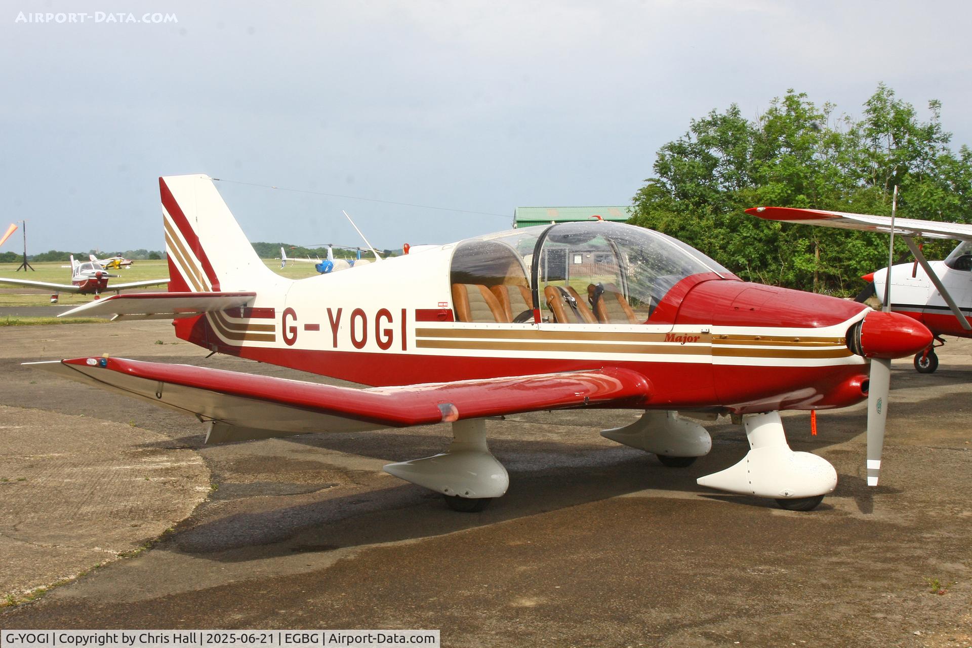 G-YOGI, 1975 Robin DR-400-140B Major C/N 1090, Leicester 21-06-25