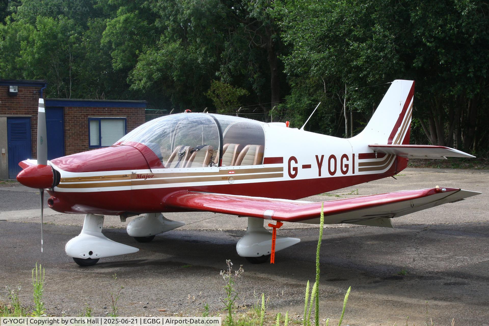 G-YOGI, 1975 Robin DR-400-140B Major C/N 1090, Leicester 21-06-25