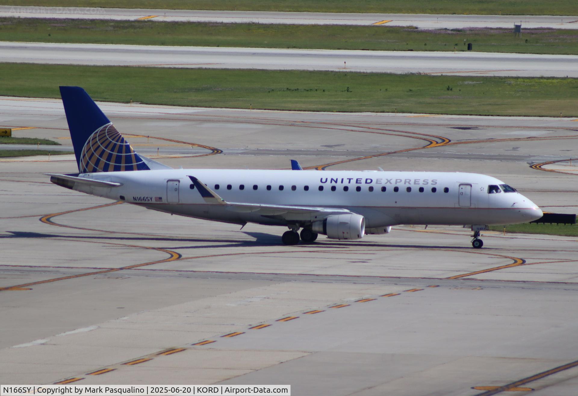 N166SY, 2016 Embraer 175LR (ERJ-170-200LR) C/N 17000615, ERJ-170-200LR