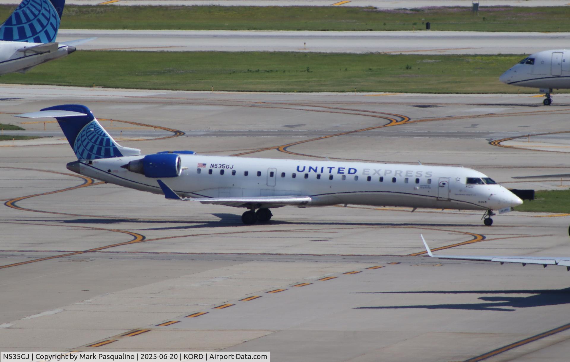 N535GJ, 2005 Bombardier CRJ-550 C/N 10227, CL-600-2C10