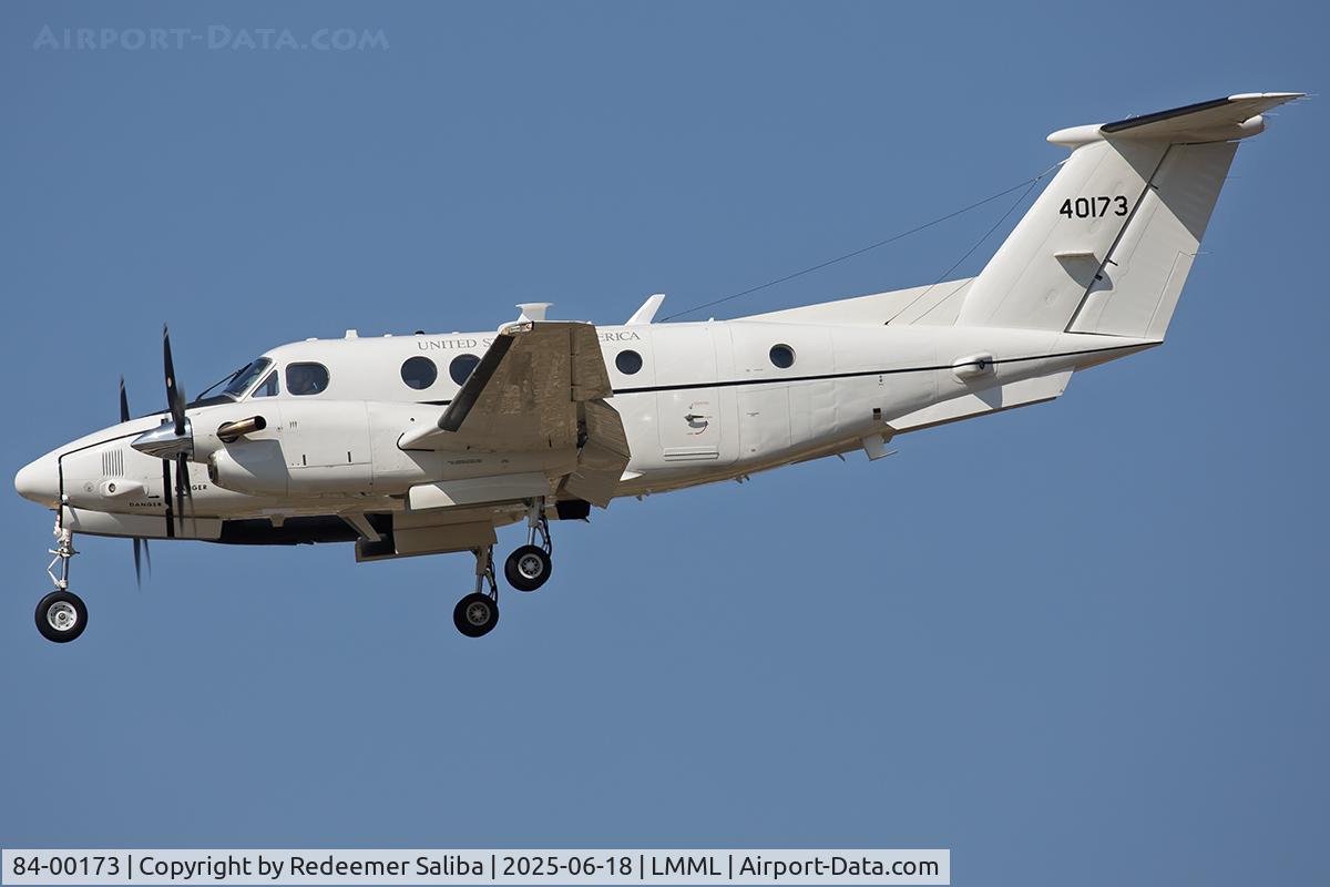 84-00173, Beech C-12U-3 Huron C/N BL-103, Runway 31