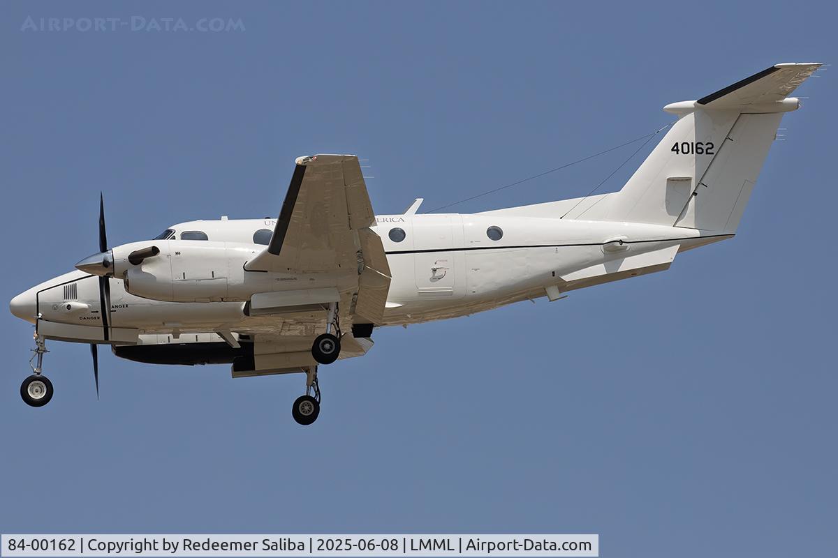 84-00162, 1984 Beech C-12U-3 Huron C/N BL-92, Runway 31