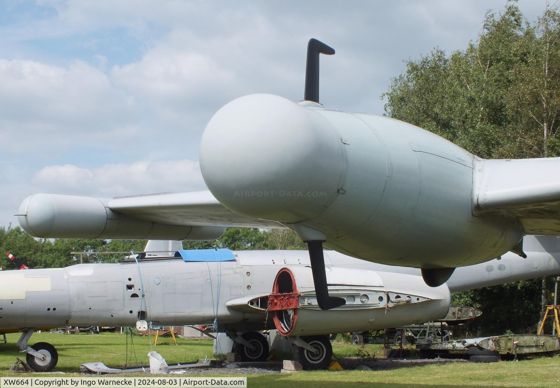 XW664, 1971 Hawker Siddeley Nimrod R.1 C/N 8039, Hawker Siddeley Nimrod R1 at the East Midlands Aeropark, Castle Donington