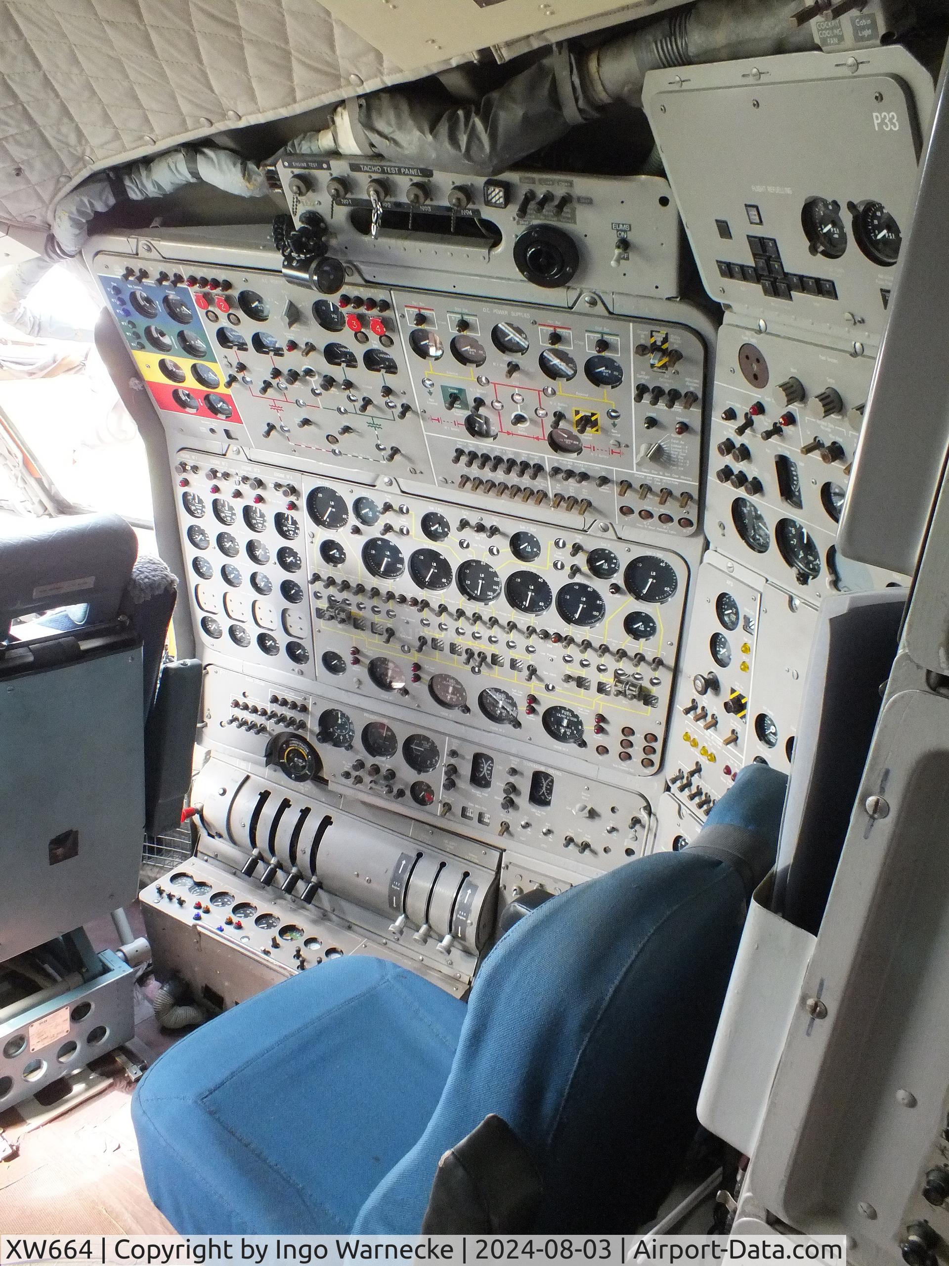 XW664, 1971 Hawker Siddeley Nimrod R.1 C/N 8039, Hawker Siddeley Nimrod R1 at the East Midlands Aeropark, Castle Donington