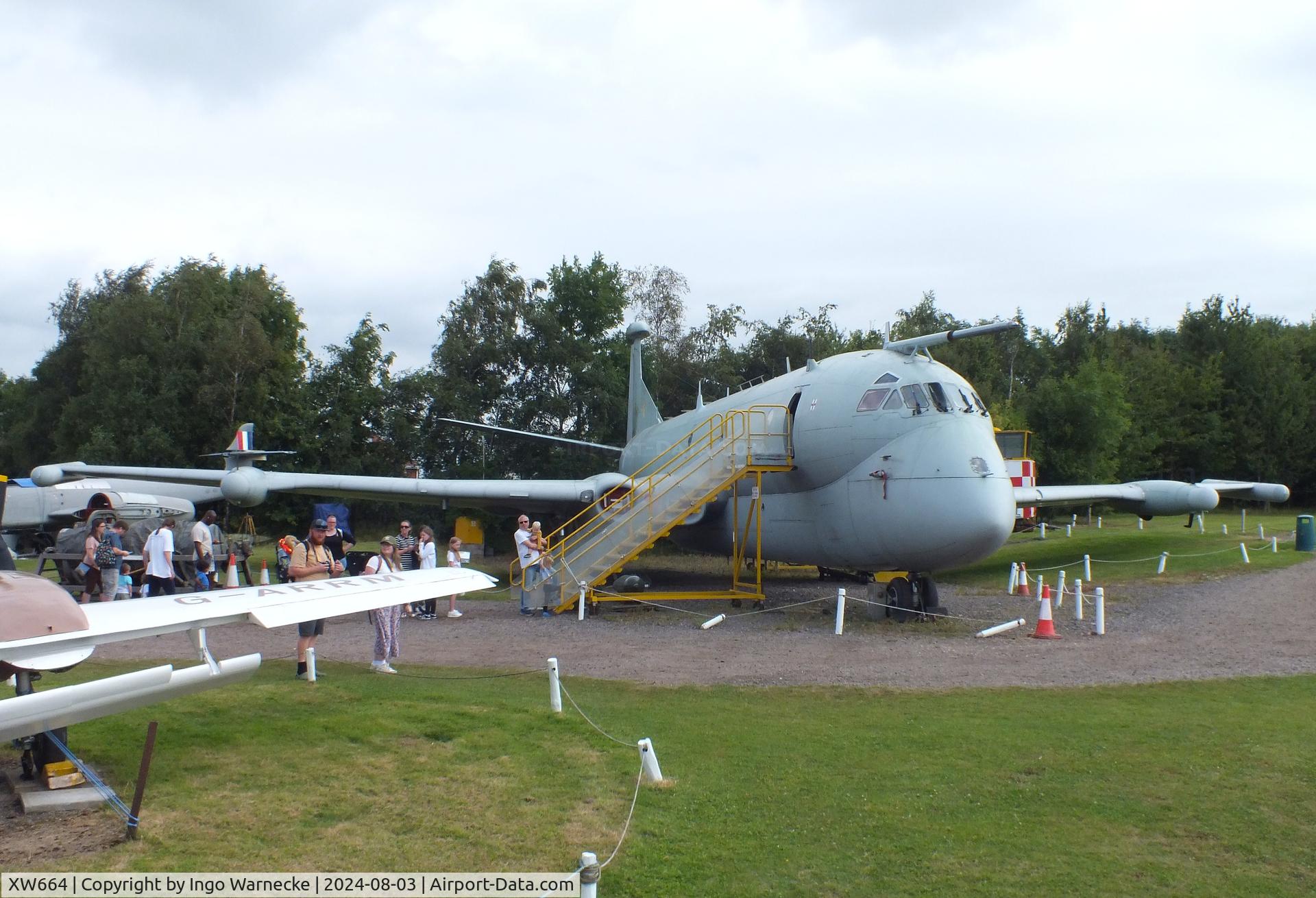 XW664, 1971 Hawker Siddeley Nimrod R.1 C/N 8039, Hawker Siddeley Nimrod R1 at the East Midlands Aeropark, Castle Donington