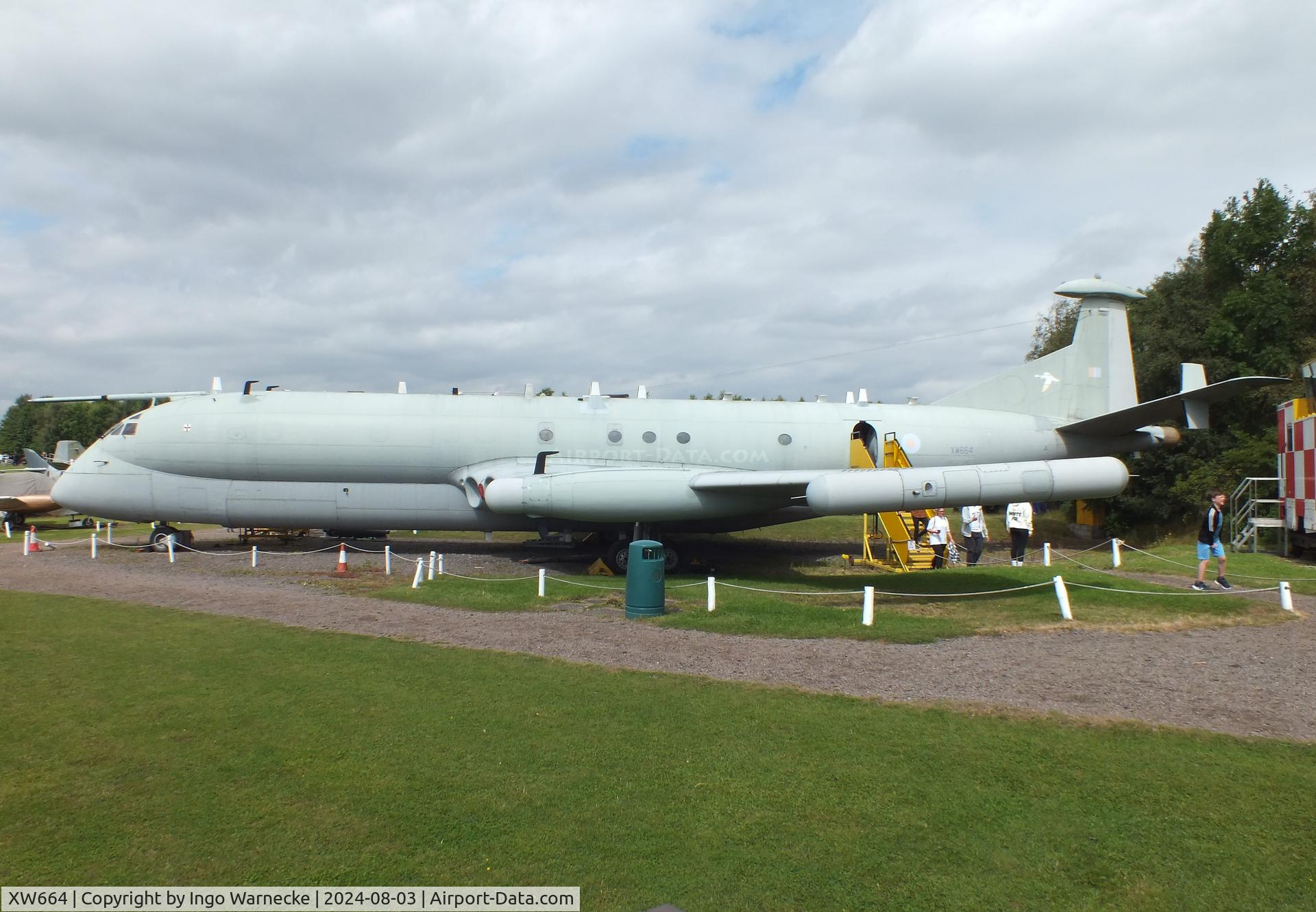 XW664, 1971 Hawker Siddeley Nimrod R.1 C/N 8039, Hawker Siddeley Nimrod R1 at the East Midlands Aeropark, Castle Donington