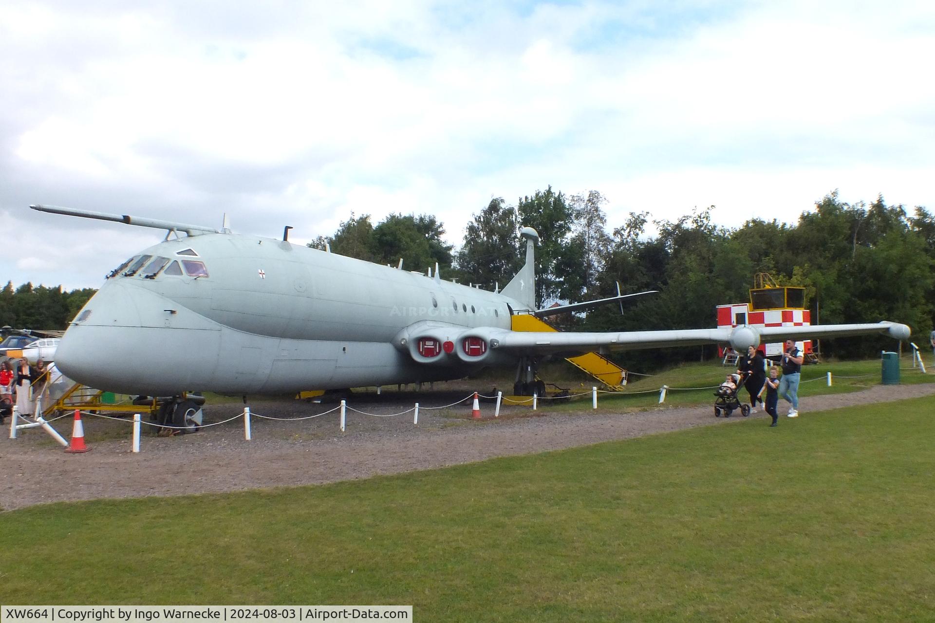 XW664, 1971 Hawker Siddeley Nimrod R.1 C/N 8039, Hawker Siddeley Nimrod R1 at the East Midlands Aeropark, Castle Donington