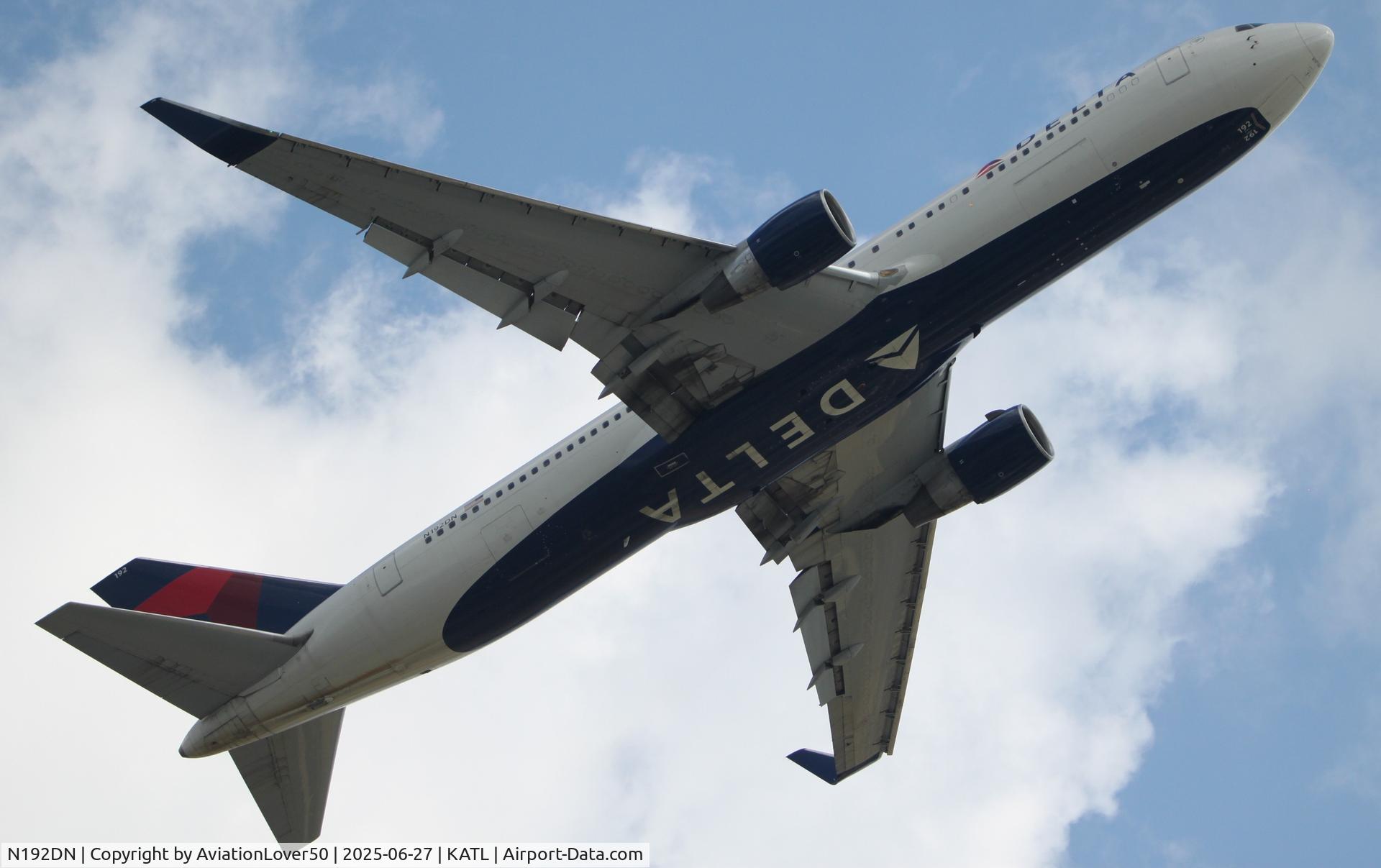 N192DN, 1997 Boeing 767-332 C/N 28449, Delta 763